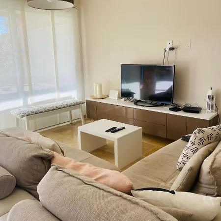 Maison Face A La Villa *
